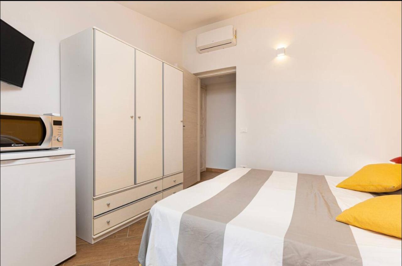 Casa Sharon Appartamento Vista Mare Ad Ольбія Екстер'єр фото